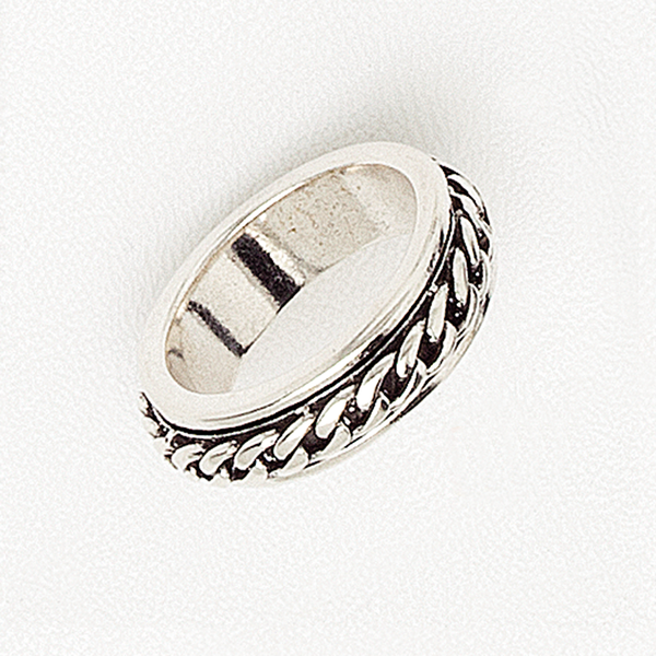 Band Ring in Aged White Gold Filled with Link Chain